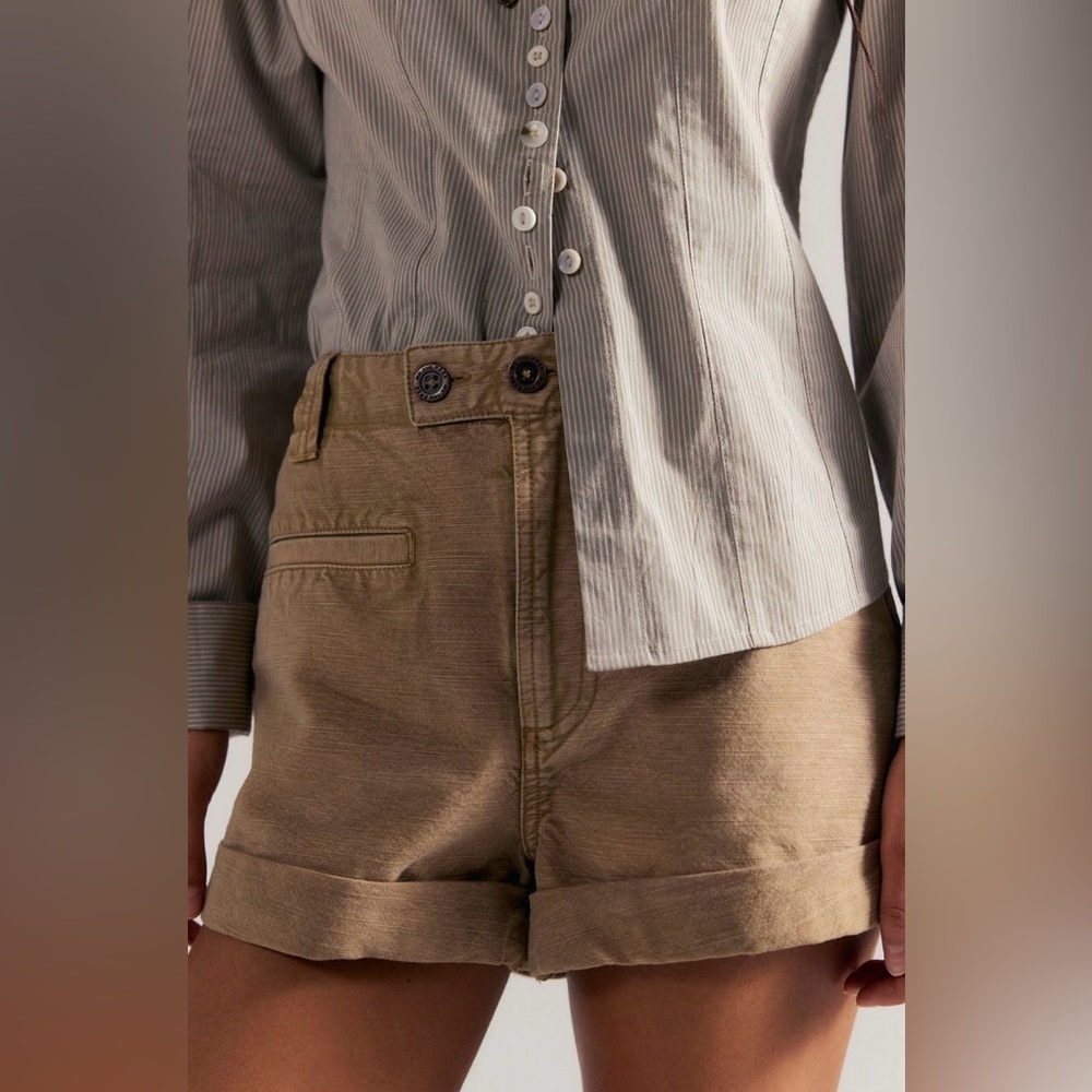 Sakura Shorts NWOT‎ tannin